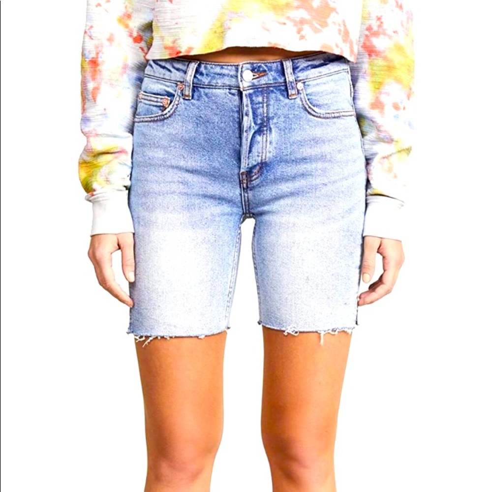 NWT Free People Pacific Blue Wash Denim Shorts - Size 24